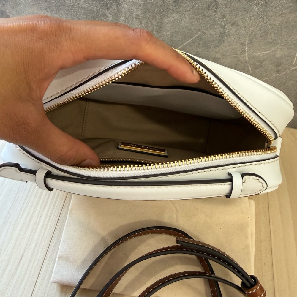 (NWT) Tory Burch T Monogram Leather Camera Bag/Crossbody Bag - Picture 3 of 8
